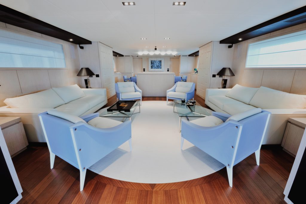 M/Y Blue East – Yachtique